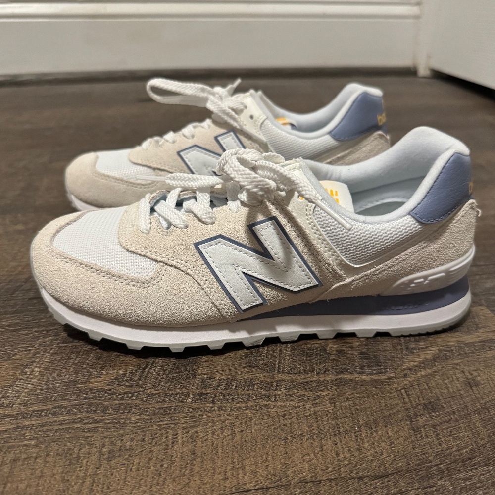 New Balance 574 Women's 8 Sneaker - White Grey
